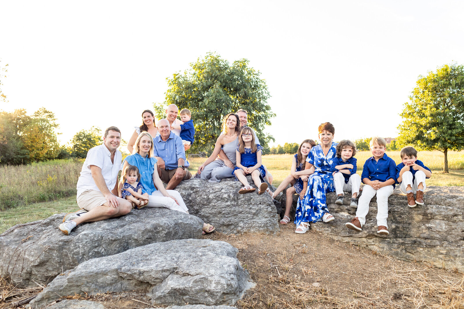 outdoor-extended-family-photography-session-Frankfort-KY-photographer
