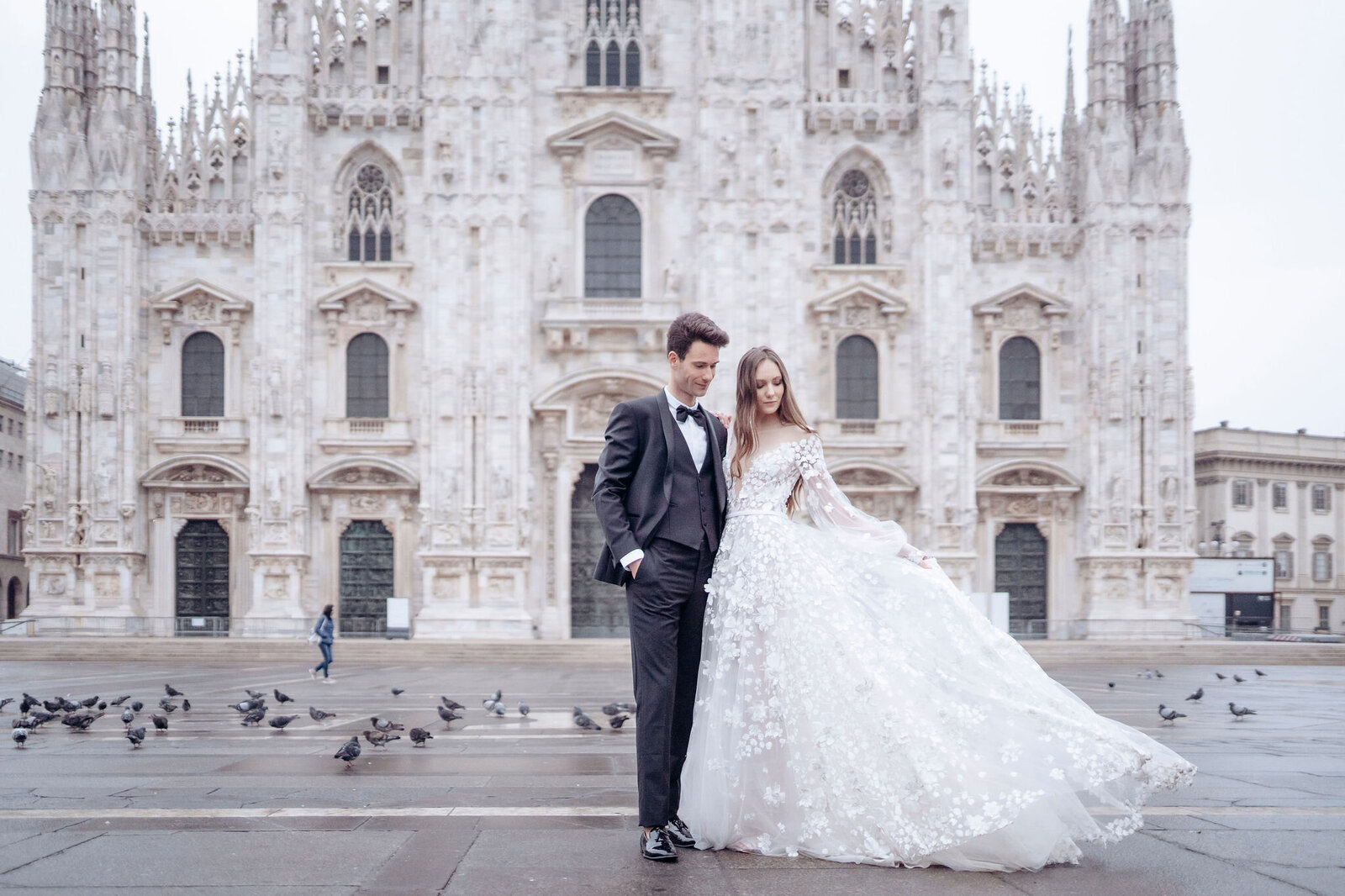 015-Milan-Duomo-Inspiration-Love-Story Elopement-Cinematic-Romance-Destination-Wedding-Editorial-Luxury-Fine-Art-Lisa-Vigliotta-Photography