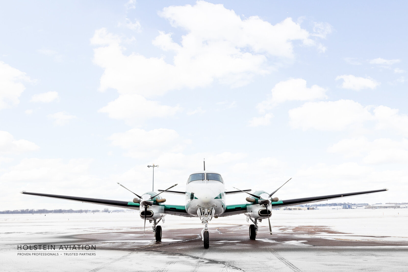 KingAir C90B Watermark-25