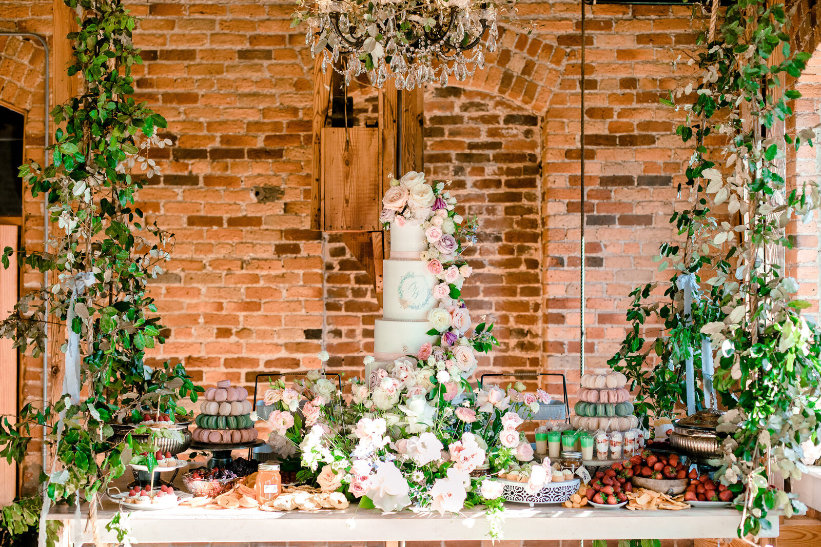 Garden-Wedding-Cake-Ashley-Cakes-43-Becca-Rizzo-Photography