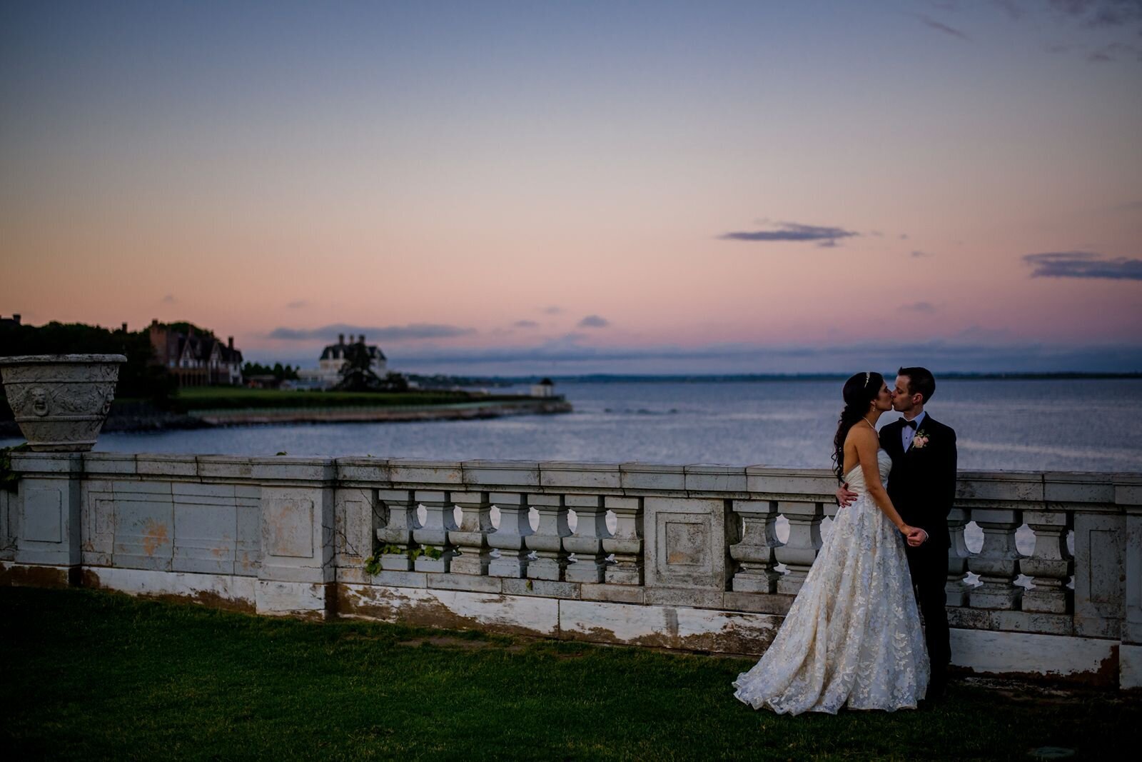 leila-james-events-newport-ri-wedding-planning-luxury-events-rosecliff-mansion-laura-and-seamus-trevor-holden-photography-32