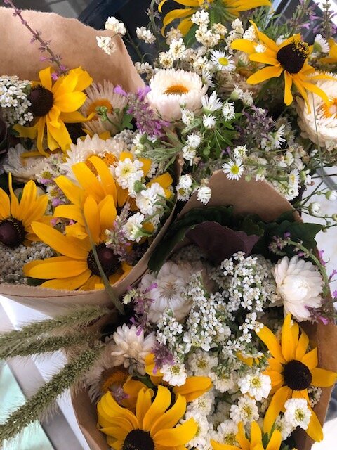 QBR yellow and white bouquet