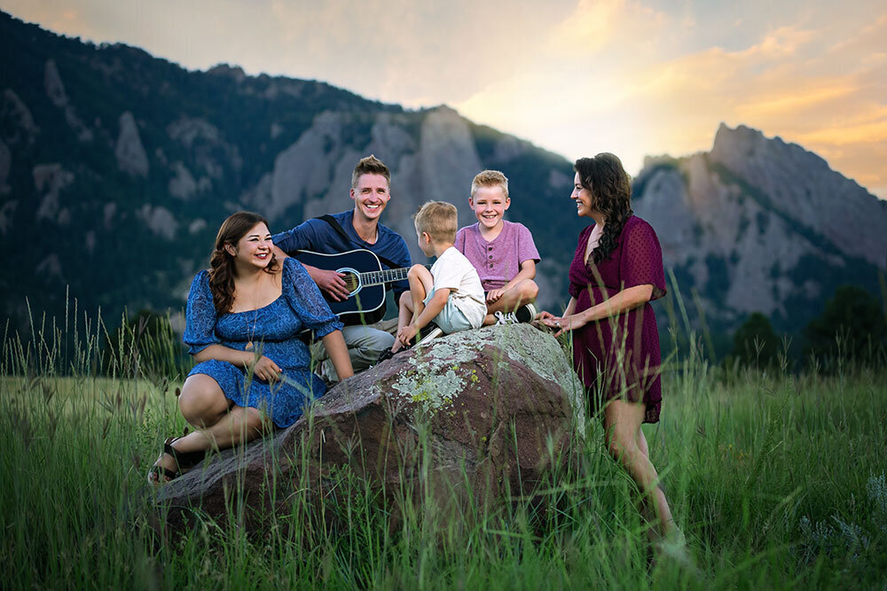 family-laughing-guitar-music-boulder-flatirons-sunset-sound-of-music-dreamy-love-light-photography