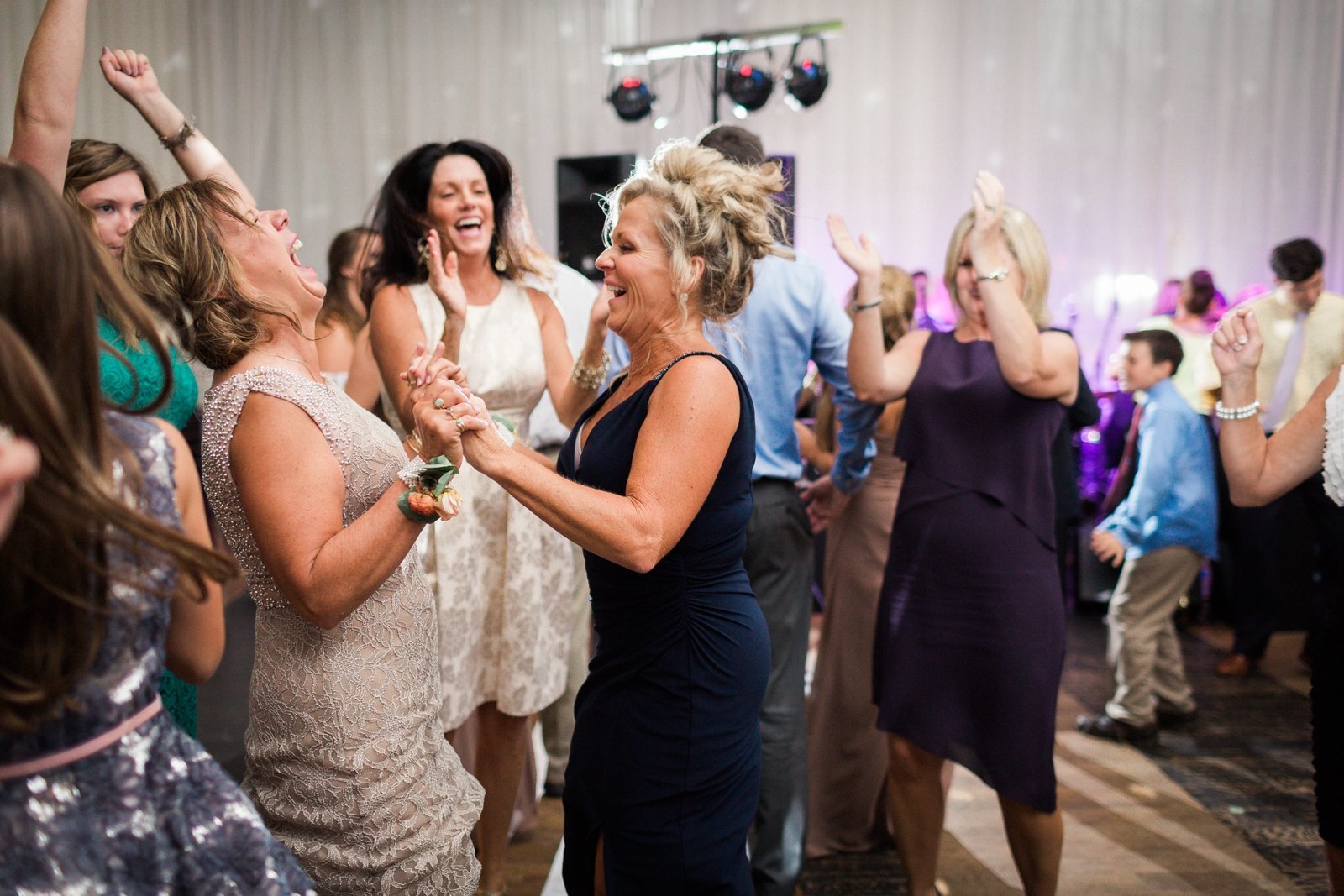 i-charlottesville-winery-wedding_1847