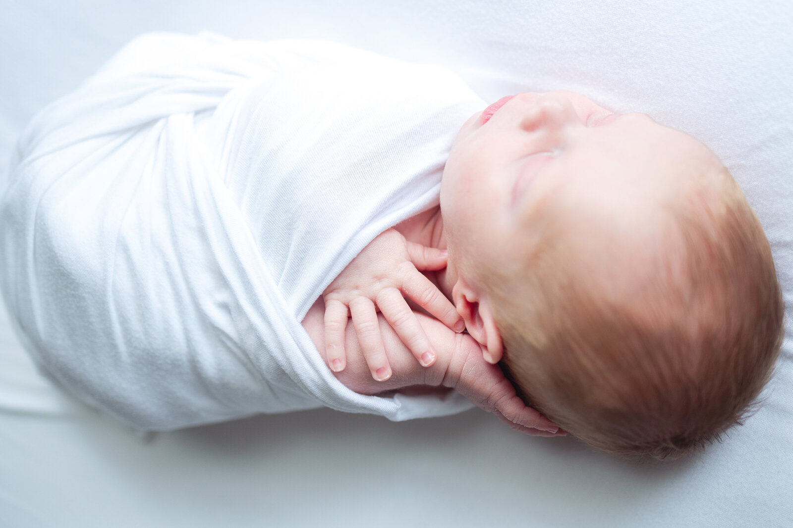 newborn-photo-details-babys-hands