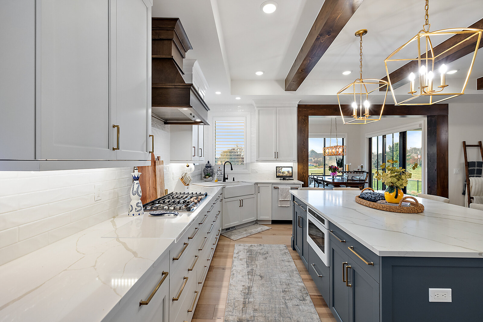 14-70298 Renata Interior-14