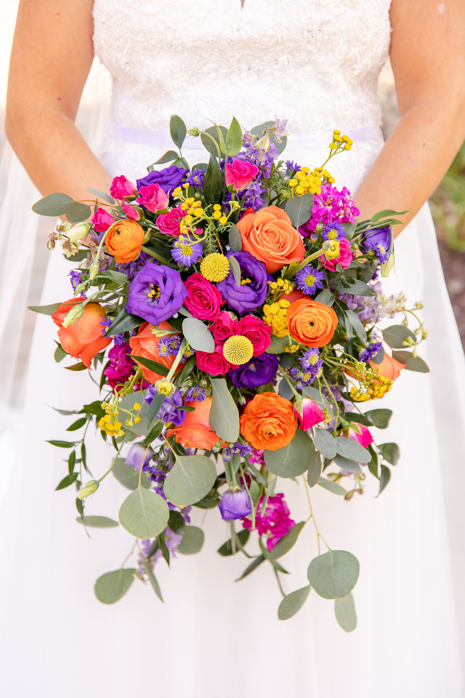 close up on wedding flowers