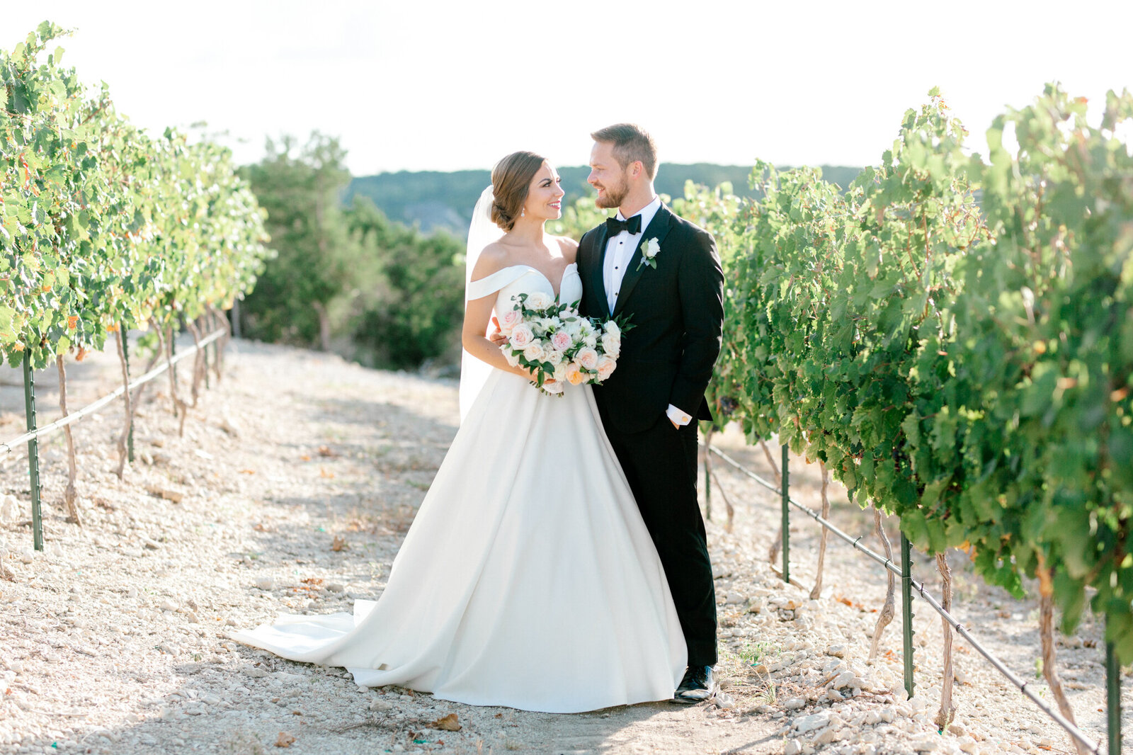 Lexi Broughton & Garrett Greer Wedding at Dove Ridge Vineyards | Sami Kathryn Photography | Dallas Wedding Photography-126