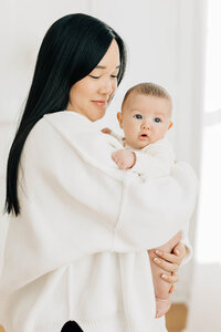 3 things Mom should consider when choosing their outfit for newborn photos 