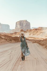 taylor-brandon-gHQL9hg7Sfk-unsplash