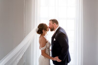 loftveilkiss-1