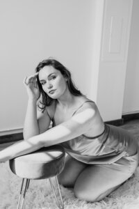 Duluth boudoir photographer capturing natural, empowering, and confidence-filled portraits. Real light, real beauty, real you.