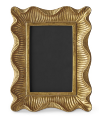 scalloped picture frame