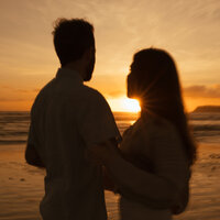 couple-enjoying-sunset-001