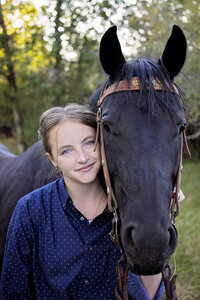 Shanna-Mae-Photography-Montana-Photographer-Highschool-Senior-Western-Horses-Girl-Poses-Ennis-Bozeman-027