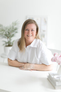 Bride and groom walk up memorial steps at their DC wedding