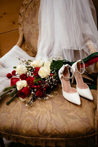 Bride's veil, shoes and bouquet