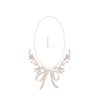 logo of an Austin newborn photographer in an oval shape with the letter L in the center and a bow at the bottom.