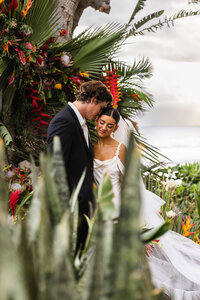 bride and groom embracing taken by Minnesota wedding photographer Marcus Hanenburg Photography