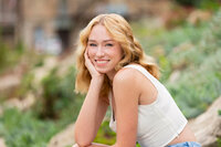 engagement photo of couple by milwaukee art museum