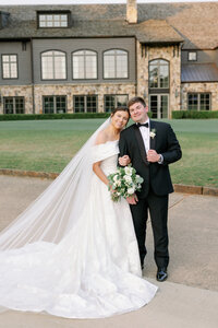 Maddie Moore Photography is based in Birmingham, Alabama