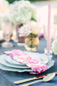 20191219 SwaLaRue-Ellen Williams-place-setting