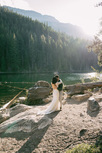 Pacific Northwest Elopement Photoshoot