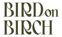 zelené logo značky Bird on Birch