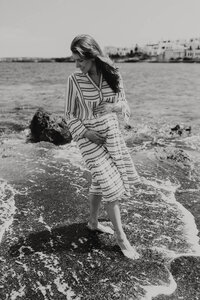 A maternity photo session in Greece