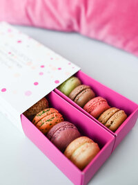 le-macaron-french-pastries-40