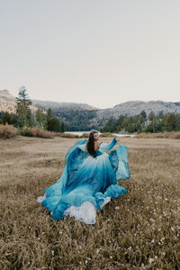 Frolick in the Field | Tori Stanton Photo