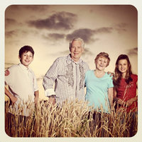 family_wheat_field-25