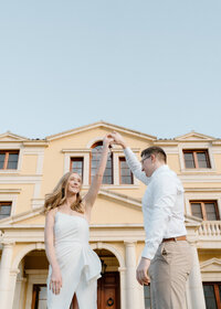 engagement session at del mar villa in dundee oregon