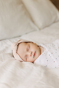 Sweetest newborn details shot by Marie Buck Photography.