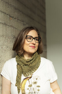 Orbit scarf knitting pattern for one skein of DK-weight yarn