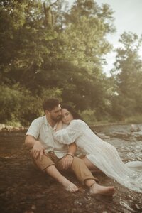 Intimate-Couple-Riverbank-Nature-Embrace