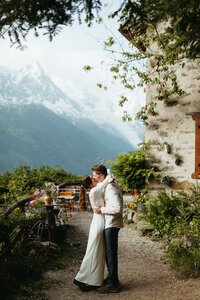 photo of couple eloping in mountains