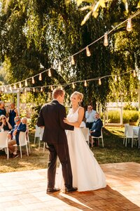 Kissing Her Neck | Photography by Jocelyn