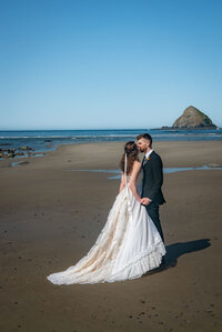 tunnel beach oregon coast elopement