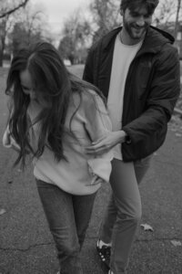 PlayfulFallCouple-WildThistlePhoto-OklahomaCity-0500