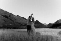 moke lake couple shoot in queenstown