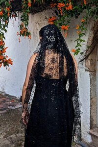 black fingertip length veil