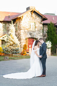Couple portraits at LaBelle Winery in Derry, NH
