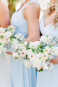 Blue and white bridesmaids bouquets