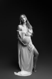 black and white maternity picture at maternity photo studio in phoenix