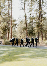 White Aspen Creative tiny wedding in Bend Oregon