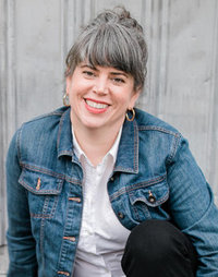 Headshot of an interior designer alongside a testimonial about Erika Fitzgerald’s website copywriting services