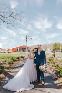 Wedding couple at Sassafras Springs Vineyard