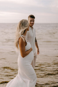 Beach Maternity Photoshoot