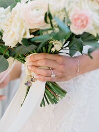 bride holding bouquet